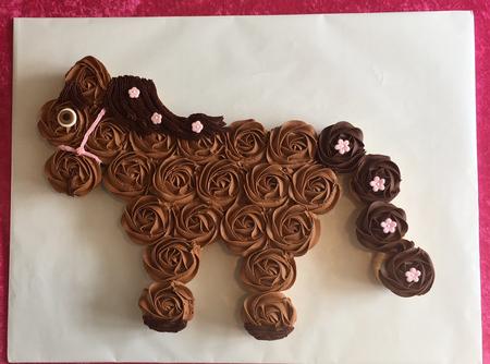 horse cupcake cake